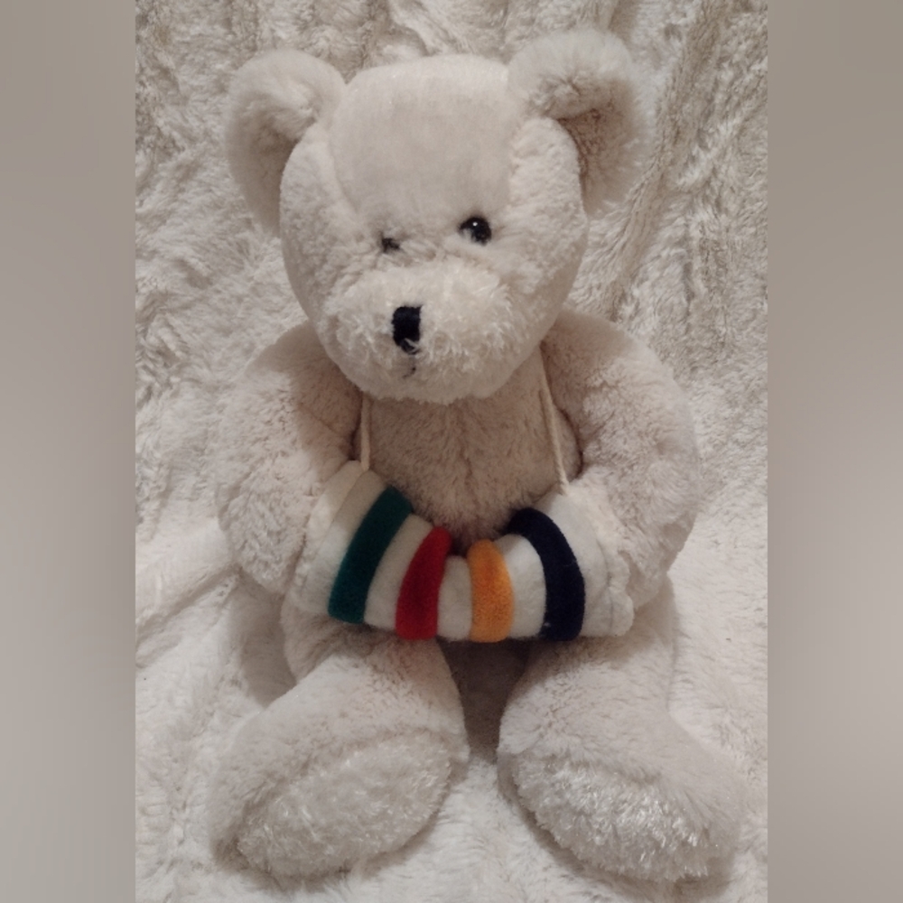 Hudson’s Bay Co. HBC Charolette 2008 Limited Edition Holiday Bear Plush Soft CN